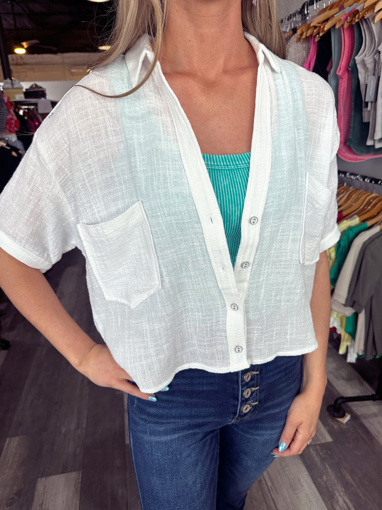 Short Sleeve Cropped Button Up in Off White