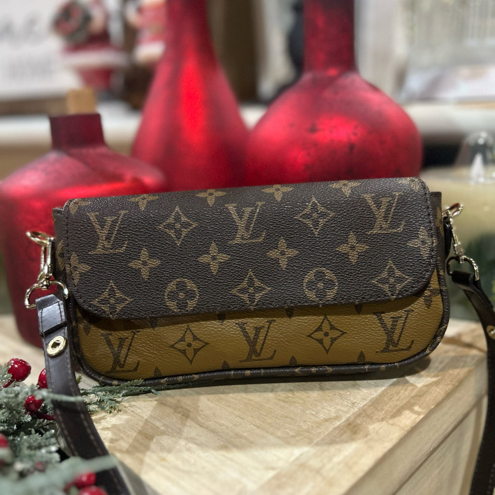 Classic Azure Louis Vuitton Purse