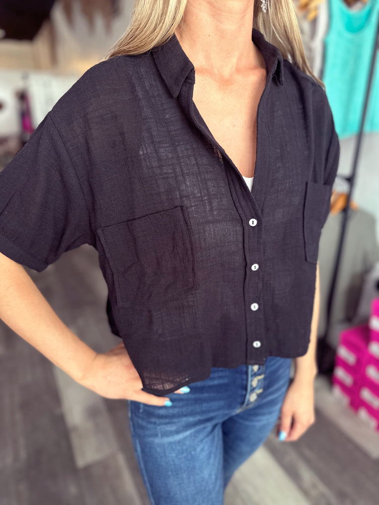 Short Sleeve Cropped Button Up in Black
