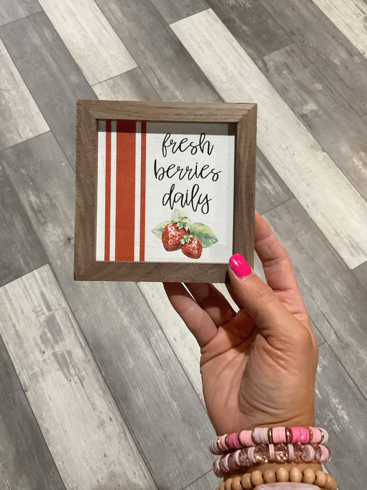 5”x5” Fresh Berries Sign