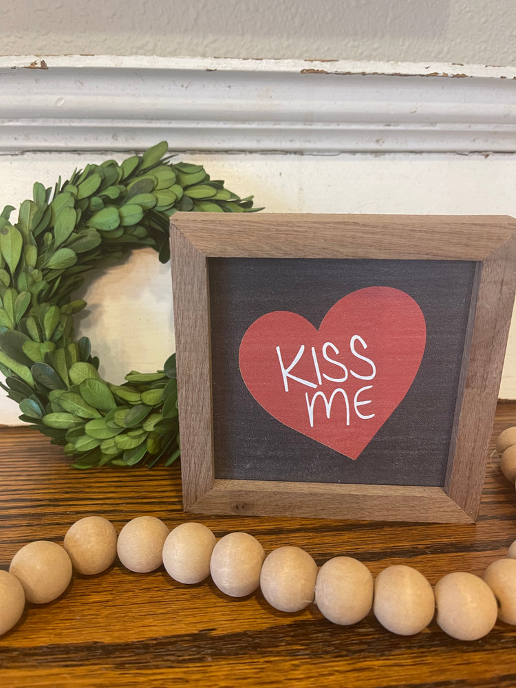 Red Heart Kiss Me 4x4 Block Sign