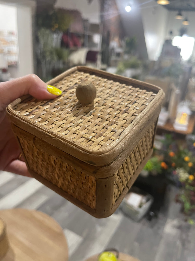 Woven Can Box